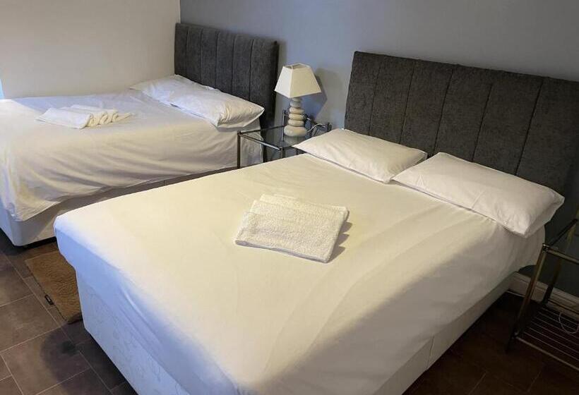 Отель The Riverside