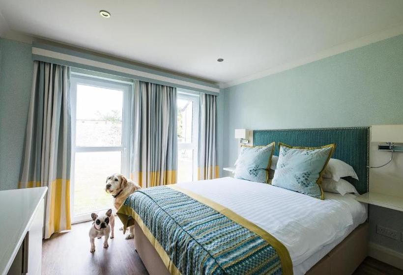 ホテル The West House