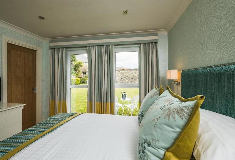 ホテル The West House