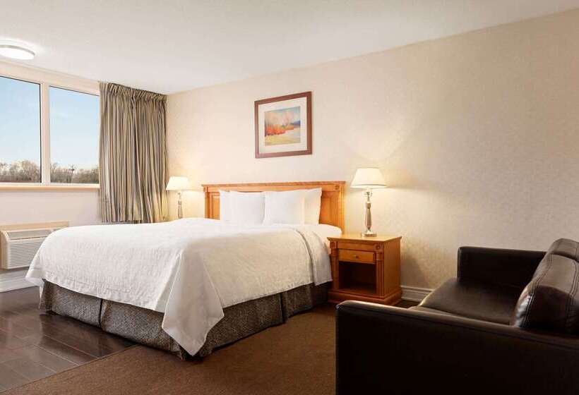 فندق Travelodge By Wyndham Richmond Hill