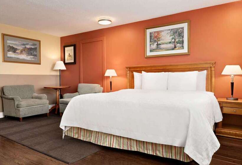فندق Travelodge By Wyndham Richmond Hill