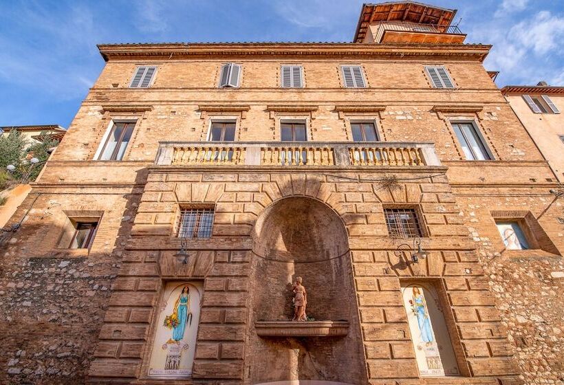 فندق Trevi Palazzo Natalini