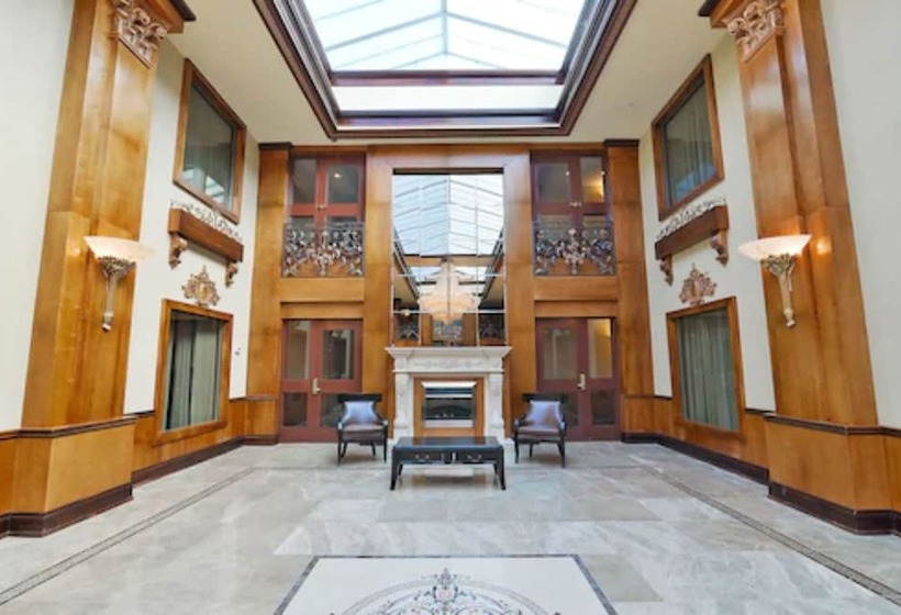 Woodbine Hotel & Suites