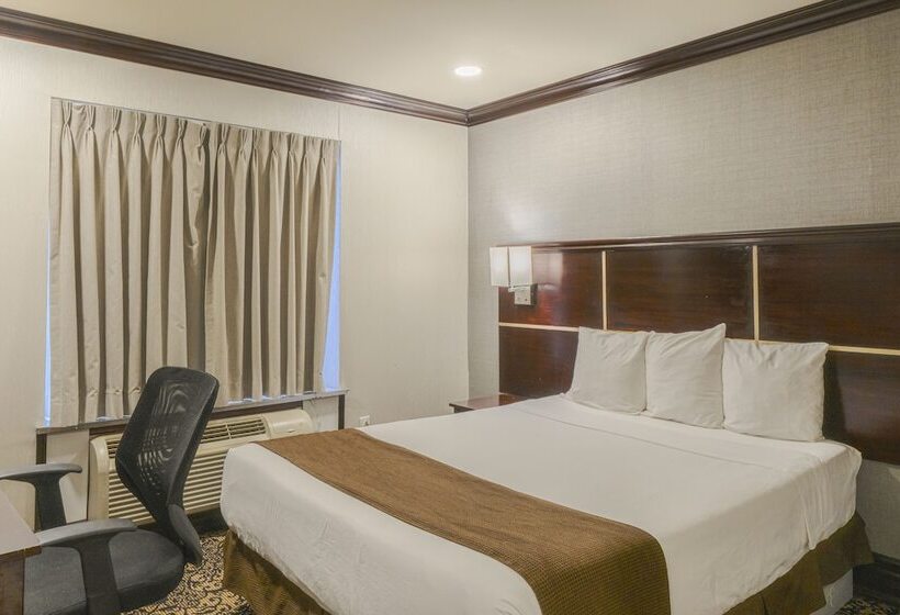 Woodbine Hotel & Suites