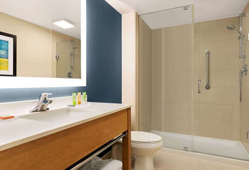 호텔 Wyndham Garden Niagara Falls Fallsview