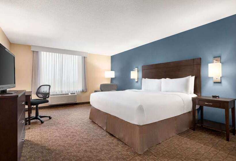 호텔 Wyndham Garden Niagara Falls Fallsview