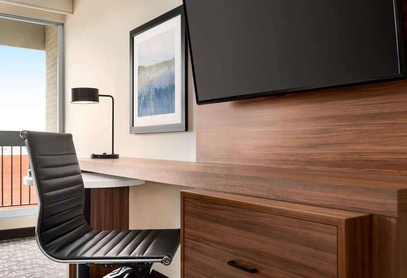 호텔 Wyndham Garden Niagara Falls Fallsview