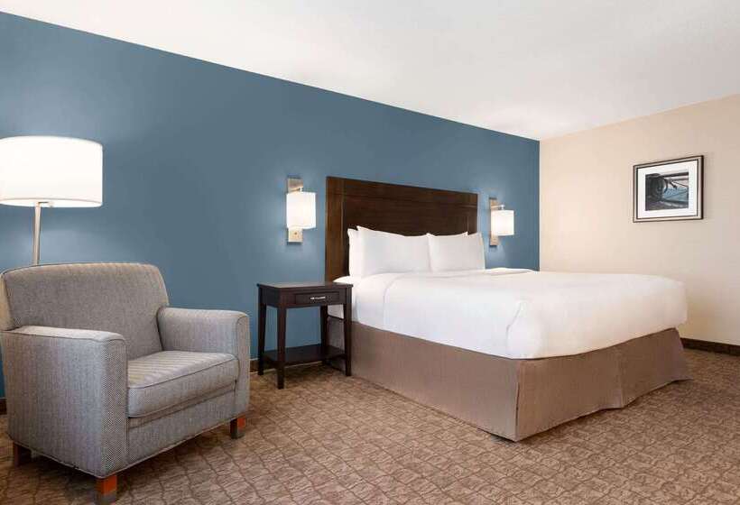 호텔 Wyndham Garden Niagara Falls Fallsview