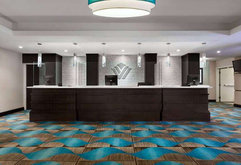 호텔 Wyndham Garden Niagara Falls Fallsview