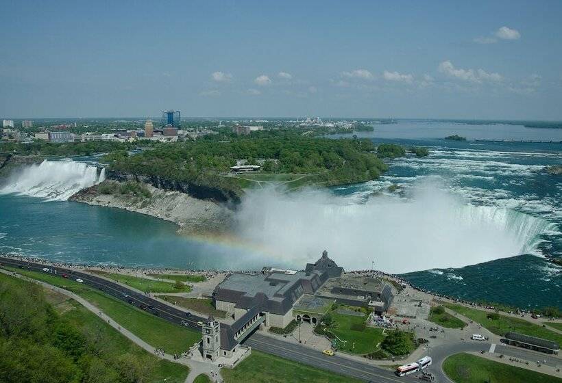 호텔 Wyndham Garden Niagara Falls Fallsview