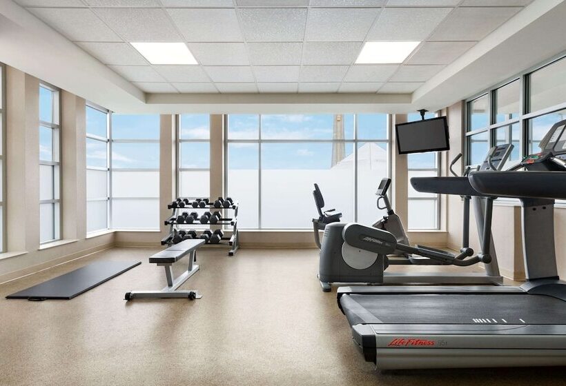 호텔 Wyndham Garden Niagara Falls Fallsview