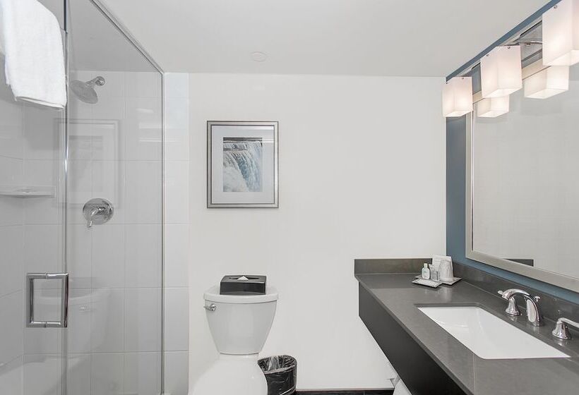 호텔 Wyndham Garden Niagara Falls Fallsview