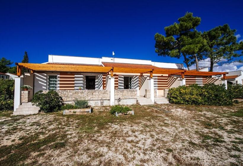 בית מלון כפרי Zaton Holiday Resort