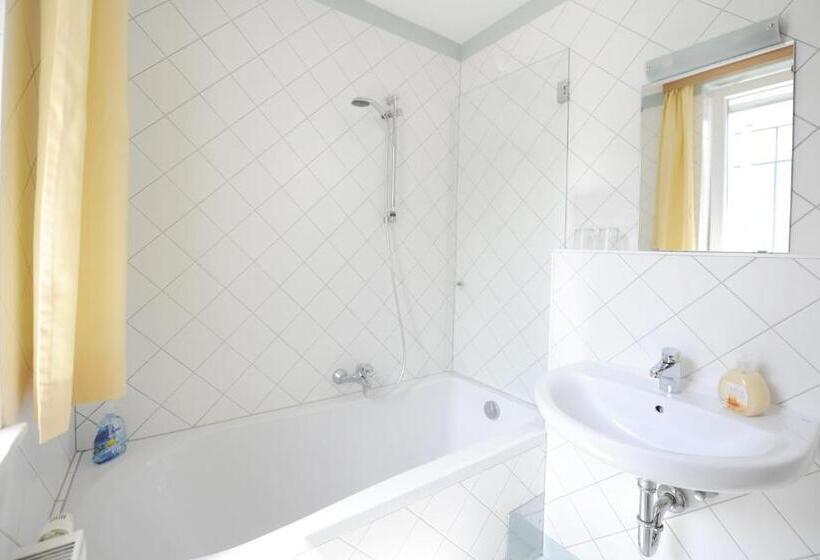 فندق Zum Goldenen Engel   Fam. Ehrenreich