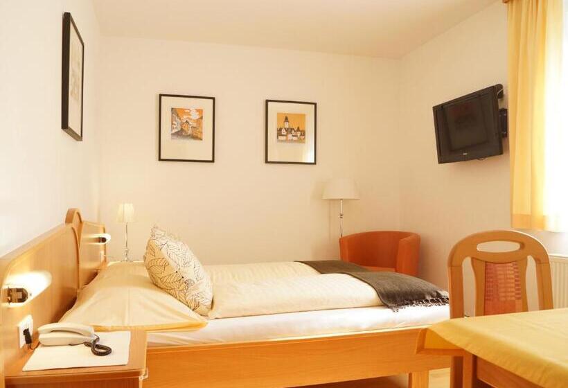 فندق Zum Goldenen Engel   Fam. Ehrenreich