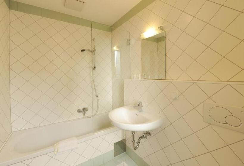 فندق Zum Goldenen Engel   Fam. Ehrenreich