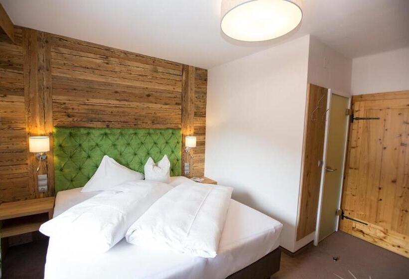 בית מלון כפרי Zum Weissensee