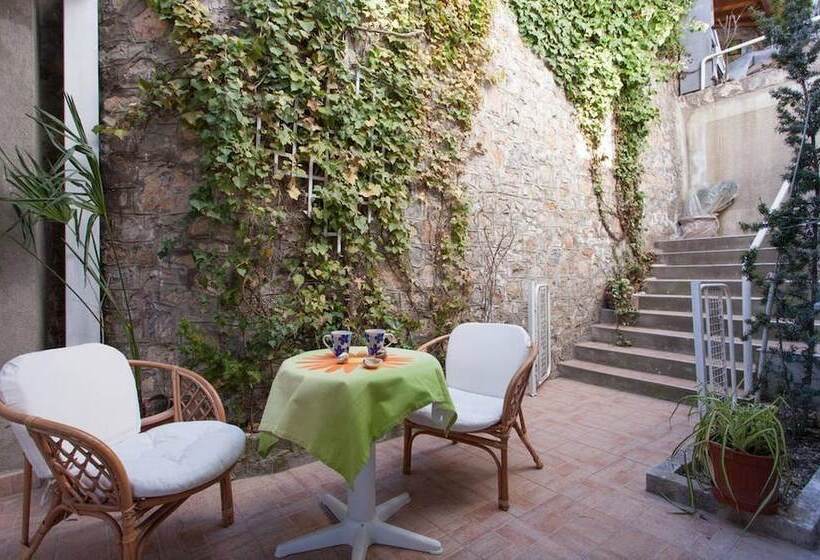 Vila Kosta City Center Port