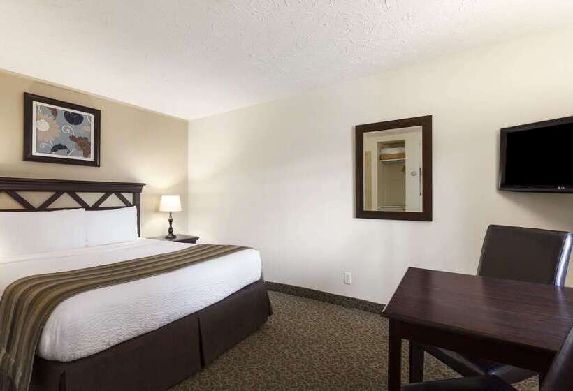 汽车旅馆  Days Inn By Wyndham Montreal East