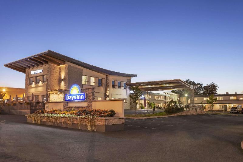 汽车旅馆  Days Inn By Wyndham Montreal East