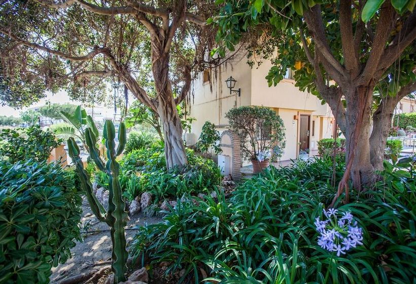 Ramada Hotel & Suites By Wyndham Costa Del Sol