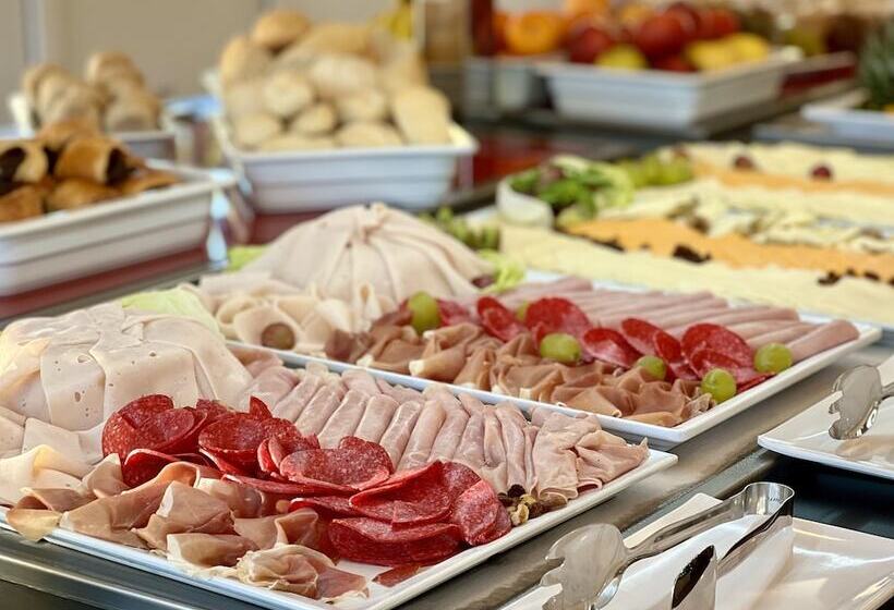 Ramada Hotel & Suites By Wyndham Costa Del Sol