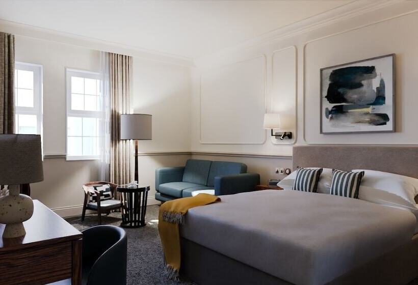 The White Horses By Everly Hotels Collection