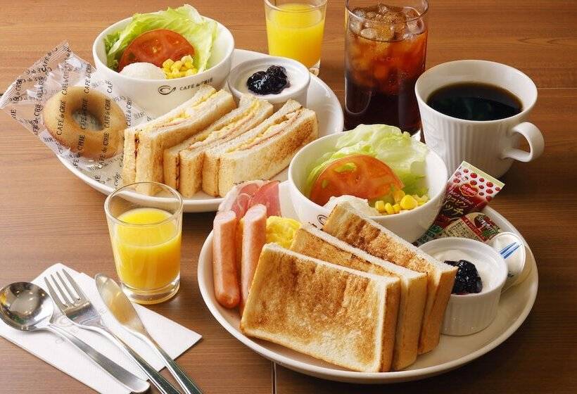 בית מלון כפרי Jr Inn Sapporo Kita 2 Jo