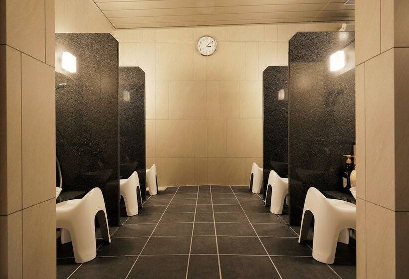 בית מלון כפרי Jr Inn Sapporo Kita 2 Jo