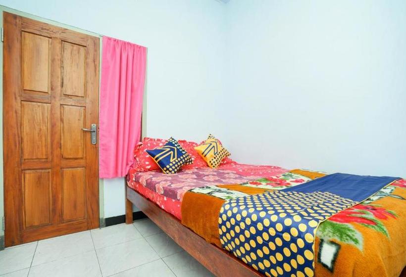 Отель Spot On 2126 Bromo Indah Homestay