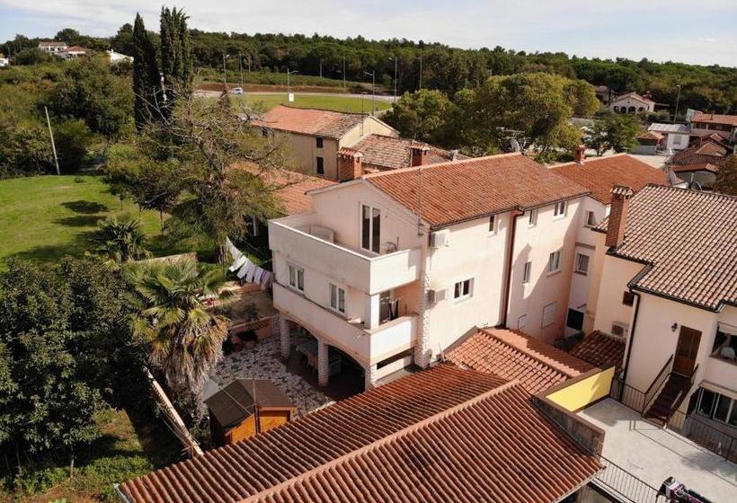 ペンション Apartments And Rooms With Parking Space Porec   6917