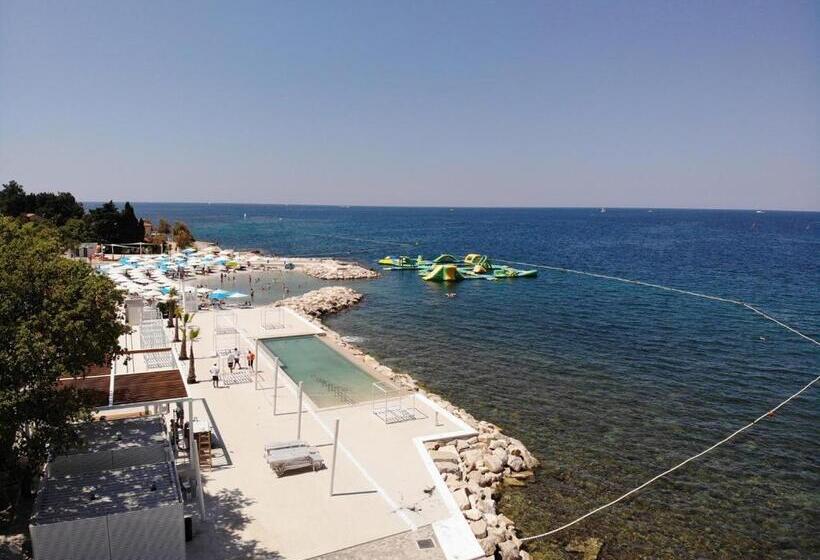 ペンション Apartments And Rooms With Parking Space Porec   6917