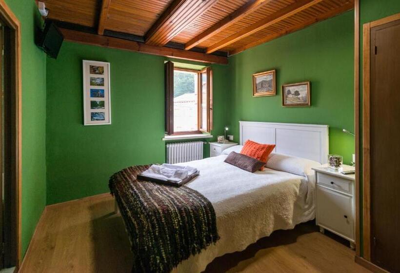 פנסיון Hostal Peña Santa