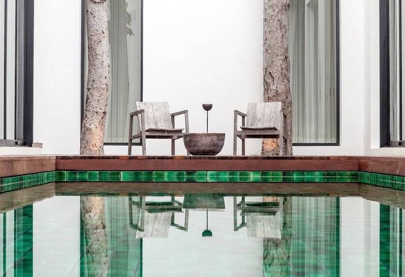 리조트 The Secret Pool Villas By The Library Koh Samui