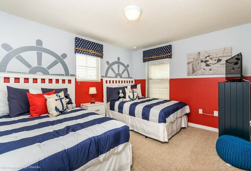 5 Bed 5 Ba Villa With Game Room, Pool & Spa