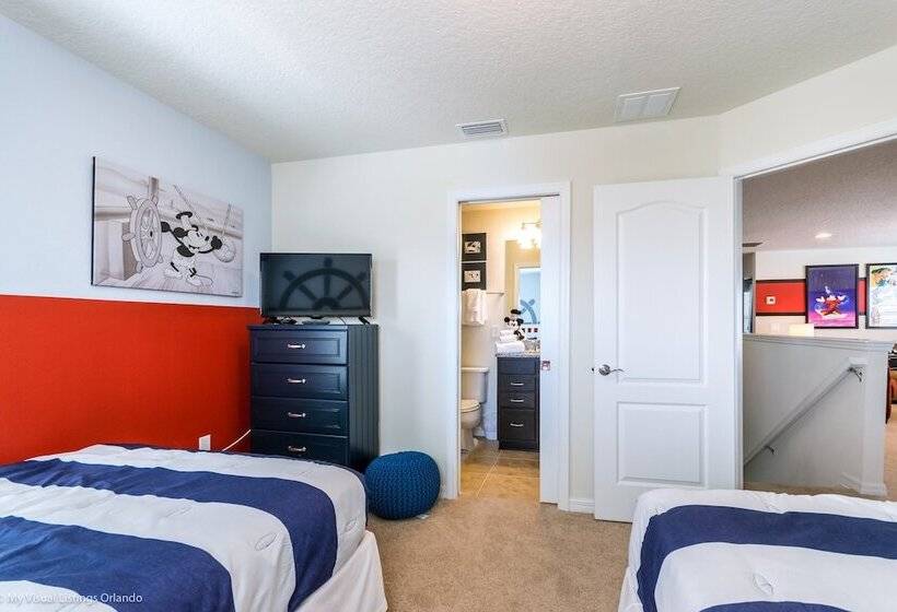 5 Bed 5 Ba Villa With Game Room, Pool & Spa