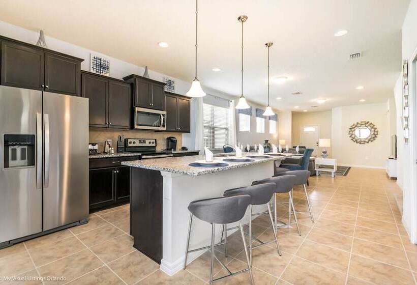 5 Bed 5 Ba Villa With Game Room, Pool & Spa