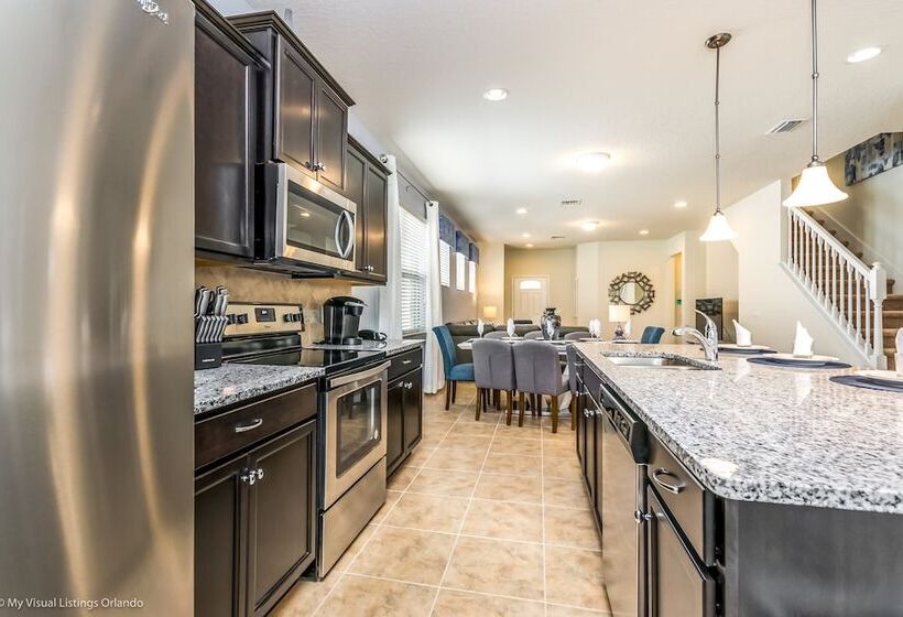 5 Bed 5 Ba Villa With Game Room, Pool & Spa