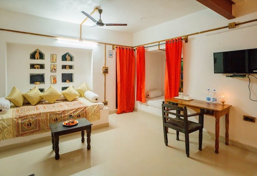 בית מלון כפרי The Desert Haveli Resort And Camp