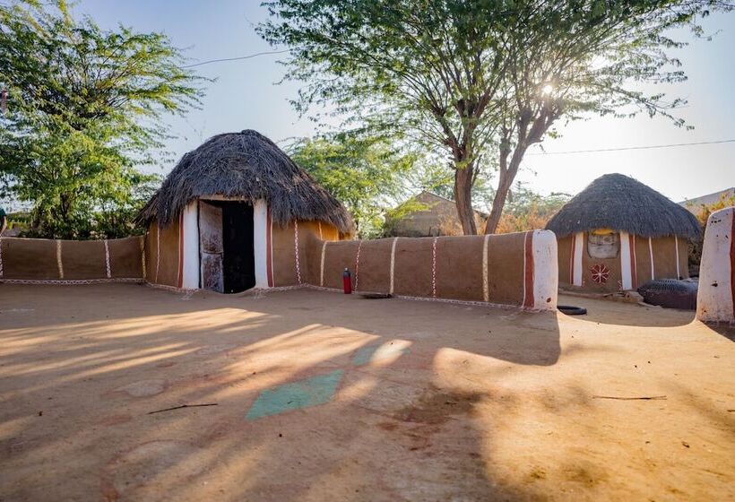 בית מלון כפרי The Desert Haveli Resort And Camp