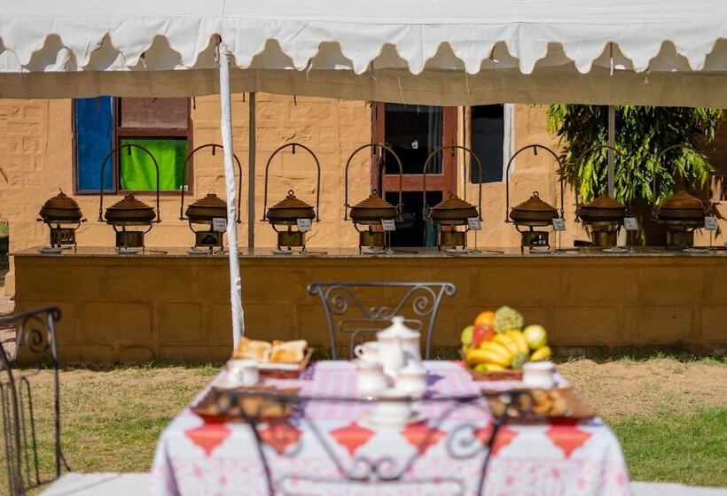 בית מלון כפרי The Desert Haveli Resort And Camp