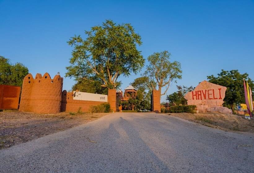 בית מלון כפרי The Desert Haveli Resort And Camp