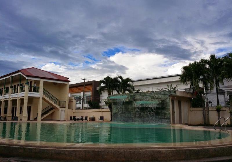 Dottie's Place Hotel & Restaurant