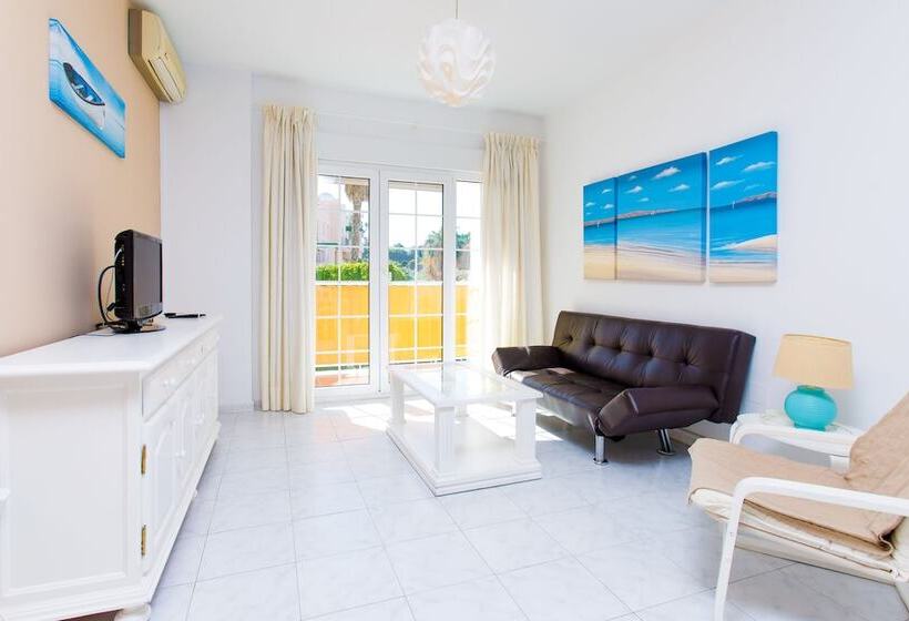 At Almoraide Rooms Suites