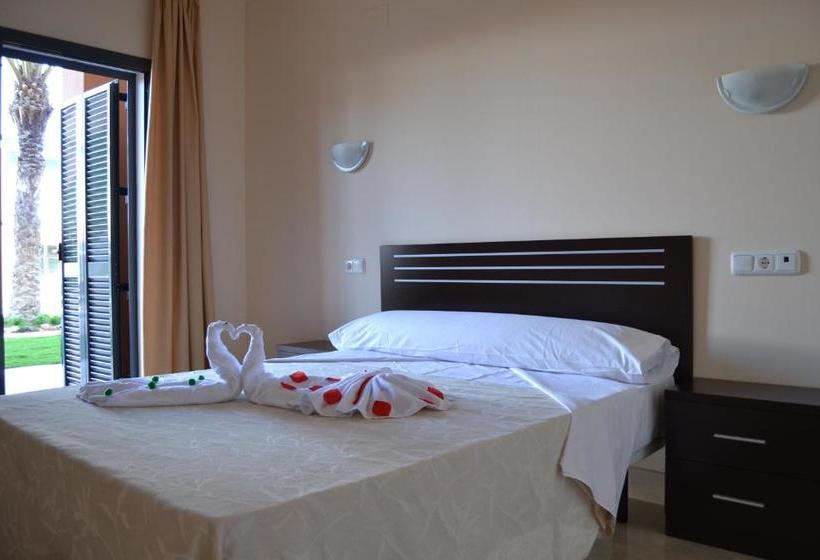 Apartamentos Turisticos Parque Tropical