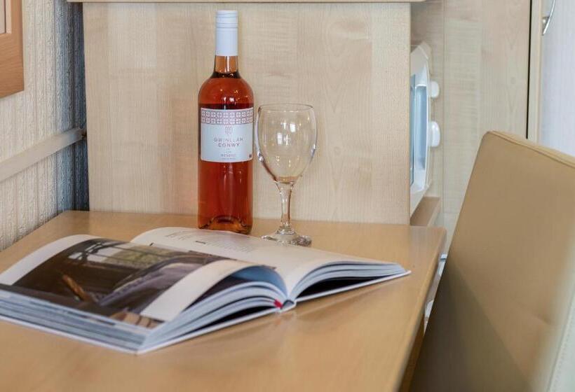 Estuary Lodge Motel B&b