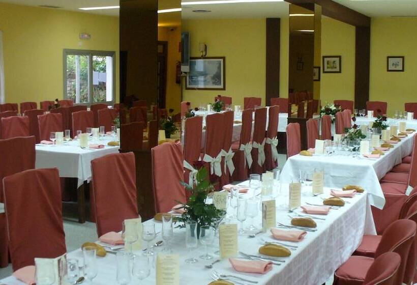 Hostal Monasterio De Rueda