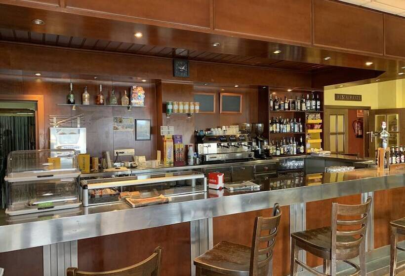 Hostal Monasterio De Rueda