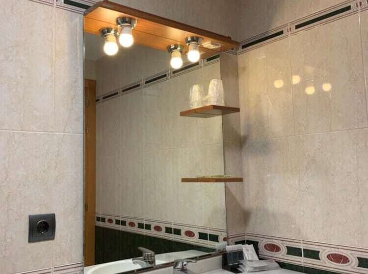 Hostal Monasterio De Rueda