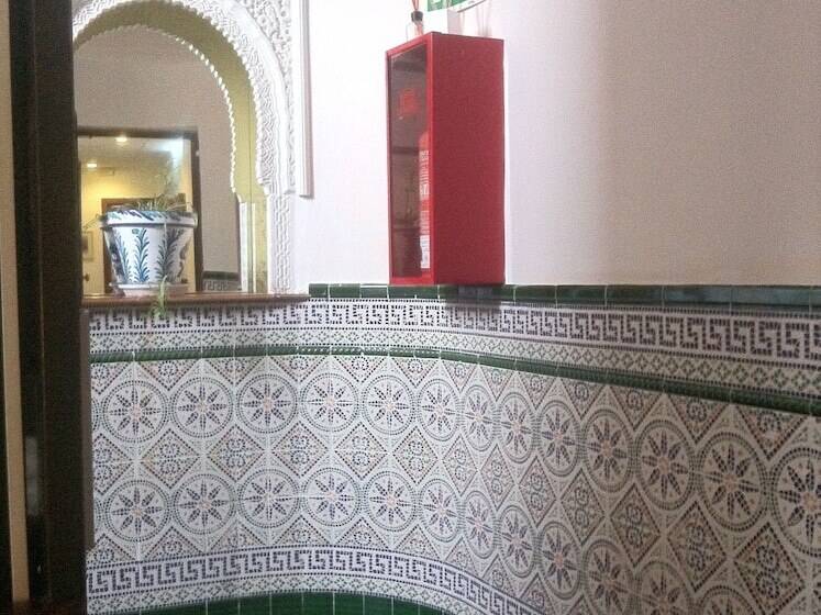 مسافرخانه Pension Atlantida